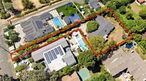 23347 Collins St, Woodland Hills, CA 91367