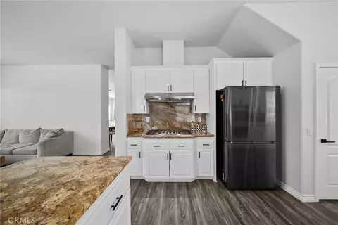 Kitchen - 28251 Infinity, Santa Clarita, CA 91390 photo 1 of 3