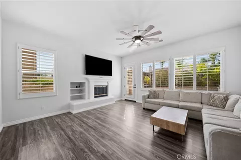 Living - 28251 Infinity, Santa Clarita, CA 91390 photo 3 of 6