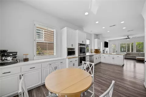 Kitchen - 28251 Infinity, Santa Clarita, CA 91390 photo 3 of 3