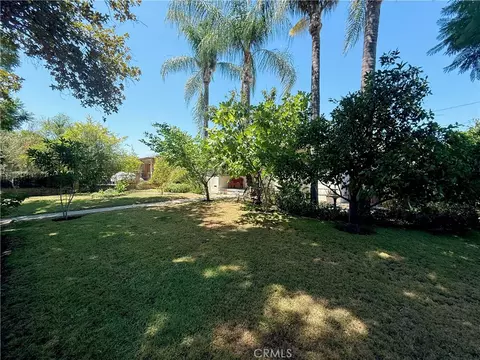 Exterior - 17101 Gault St, Van Nuys, CA 91406 photo 7 of 8