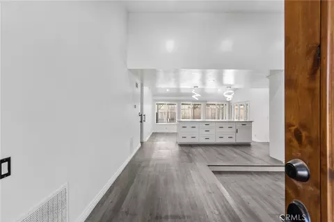 Entry Way - 44256 Sancroft Ave, Lancaster, CA 93535 photo 1 of 2