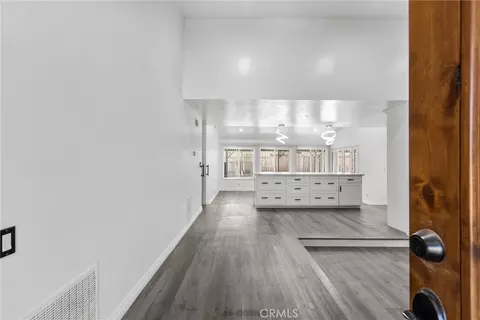 Entry Way - 44256 Sancroft Ave, Lancaster, CA 93535 photo 1 of 2