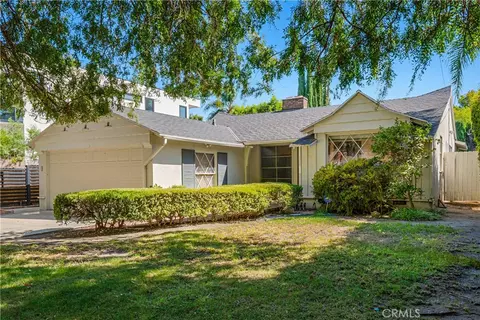 15516 Huston St, Encino, CA 91436