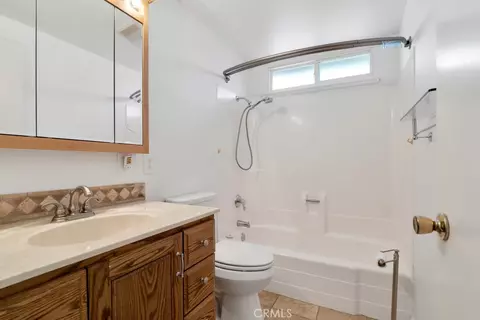 Bath - 2048 Shelby Ln, Simi Valley, CA 93065 photo 1 of 3