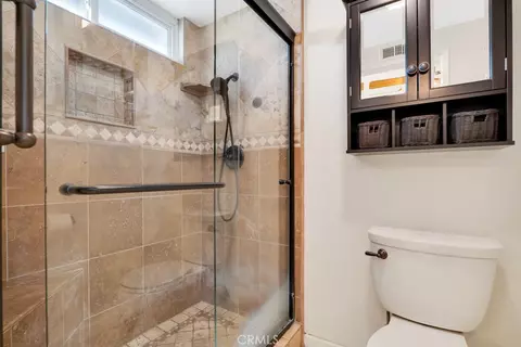 Bath - 2048 Shelby Ln, Simi Valley, CA 93065 photo 3 of 3