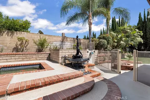 Exterior - 2048 Shelby Ln, Simi Valley, CA 93065 photo 6 of 10