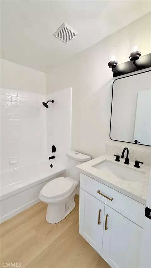 Bath - 28196 Robin, Saugus, CA 91350 photo 1 of 3