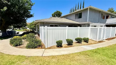 Exterior - 28196 Robin, Saugus, CA 91350 photo 3 of 3