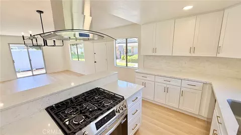 Kitchen - 28196 Robin, Saugus, CA 91350 photo 3 of 4