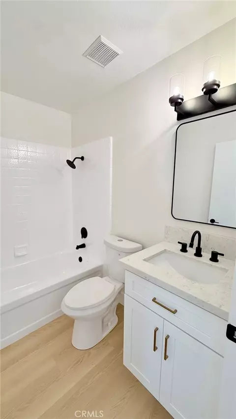 Bath - 28196 Robin, Saugus, CA 91350 photo 1 of 3