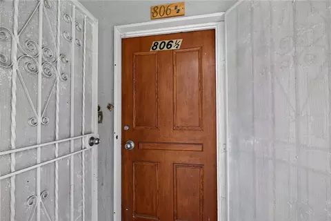 Entry Way - 804 E Palmer Ave, Glendale, CA 91205 photo 8 of 12