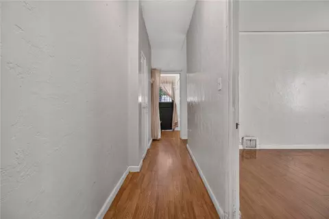 Entry Way - 804 E Palmer Ave, Glendale, CA 91205 photo 5 of 12