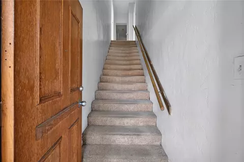 Entry Way - 804 E Palmer Ave, Glendale, CA 91205 photo 4 of 12