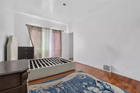 Bedroom - 804 E Palmer Ave, Glendale, CA 91205 photo 5 of 7