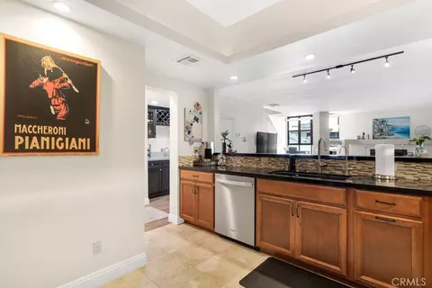 5230 Bellingham #7, Valley Village, CA 91607