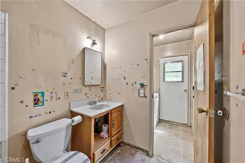 Bath - 1340 Durham St, Simi Valley, CA 93065 photo 2 of 4