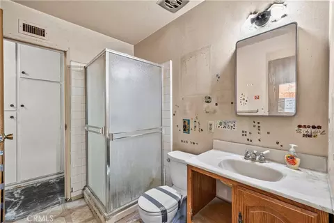 Bath - 1340 Durham St, Simi Valley, CA 93065 photo 1 of 4