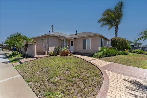 Exterior - 13902 S Zamora, Compton, CA 90222 photo 2 of 9