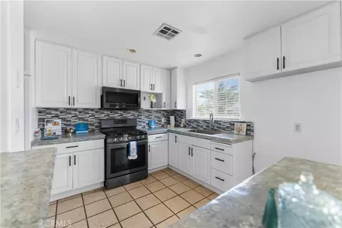 Kitchen - 13902 S Zamora, Compton, CA 90222 photo 1 of 1