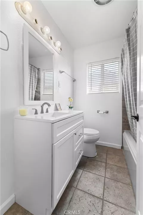 Bath - 13902 S Zamora, Compton, CA 90222 photo 2 of 2