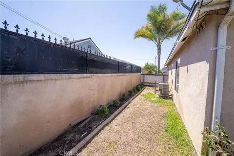 Exterior - 13902 S Zamora, Compton, CA 90222 photo 7 of 9