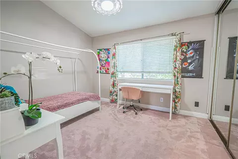 Bedroom - 21720 Don Gee Ct, Saugus, CA 91350 photo 4 of 9