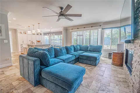 Living - 21720 Don Gee Ct, Saugus, CA 91350 photo 3 of 4
