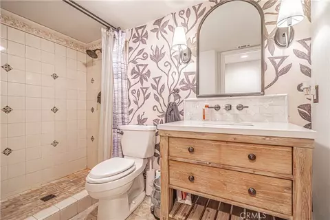 Bath - 21720 Don Gee Ct, Saugus, CA 91350 photo 1 of 8