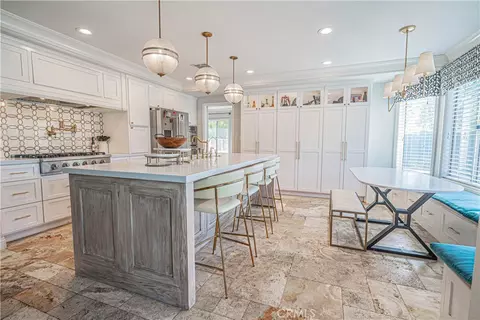Kitchen - 21720 Don Gee Ct, Saugus, CA 91350 photo 1 of 10