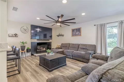Living - 2575 Victoria, Simi Valley, CA 93065 photo 1 of 2
