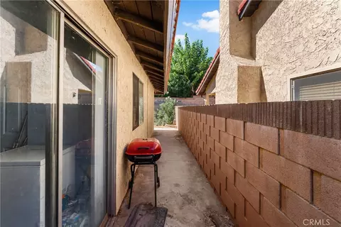 Entry Way - 1152 E Avenue J12, Lancaster, CA 93535 photo 2 of 2