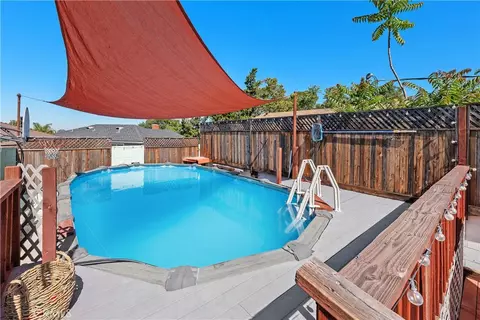 Exterior - 10739 Helendale, Tujunga, CA 91042 photo 3 of 10