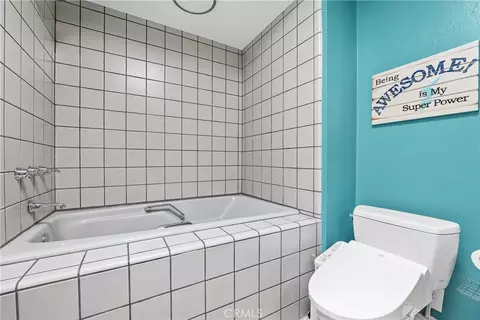 Bath - 10739 Helendale, Tujunga, CA 91042 photo 2 of 4
