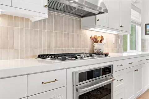 Kitchen - 27628 Exploration, Valencia, CA 91381 photo 4 of 4