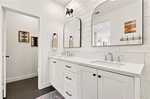 Bath - 27628 Exploration, Valencia, CA 91381 photo 3 of 3