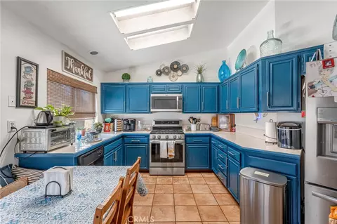 Kitchen - 559 Amethyst, Walnut, CA 91789 photo 2 of 3