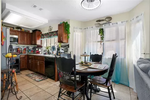 Kitchen - 44809 Caboose Dr, Lancaster, CA 93535 photo 1 of 2