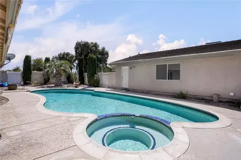 Exterior - 14664 Pamlico Rd, Apple Valley, CA 92307 photo 4 of 5