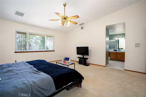 Bedroom - 14664 Pamlico Rd, Apple Valley, CA 92307 photo 3 of 9