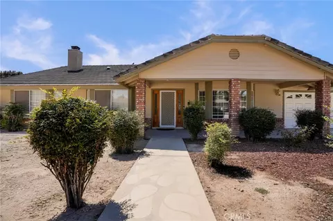 Exterior - 14664 Pamlico Rd, Apple Valley, CA 92307 photo 2 of 5