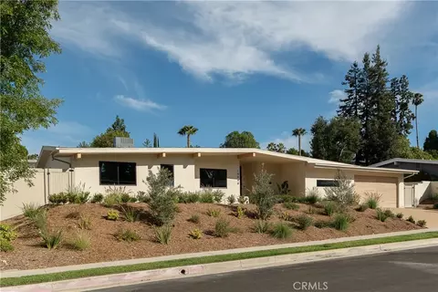 18840 La Amistad, Tarzana, CA 91356