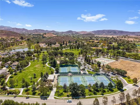 View/Area - 372 Spring Breeze Ct, Simi Valley, CA 93065 photo 15 of 16