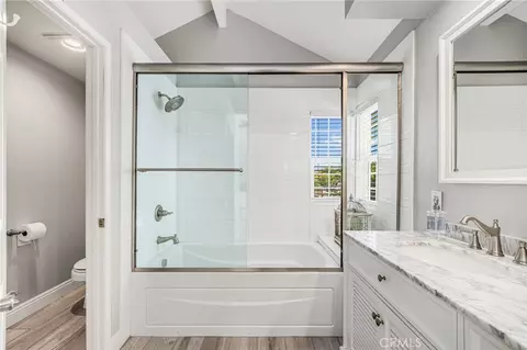 Bath - 372 Spring Breeze Ct, Simi Valley, CA 93065 photo 4 of 6
