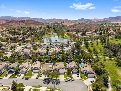View/Area - 372 Spring Breeze Ct, Simi Valley, CA 93065 photo 8 of 16