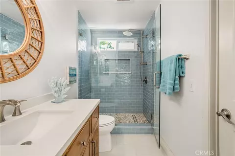Bath - 372 Spring Breeze Ct, Simi Valley, CA 93065 photo 2 of 6