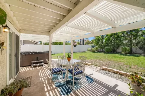 Exterior - 372 Spring Breeze Ct, Simi Valley, CA 93065 photo 5 of 8