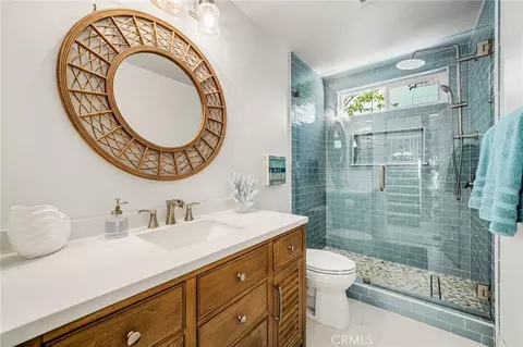 Bath - 372 Spring Breeze Ct, Simi Valley, CA 93065 photo 1 of 6