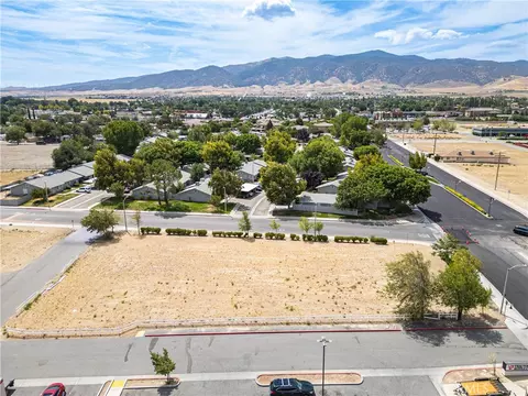 408 N Mill St, Tehachapi, CA 93561 photo 11