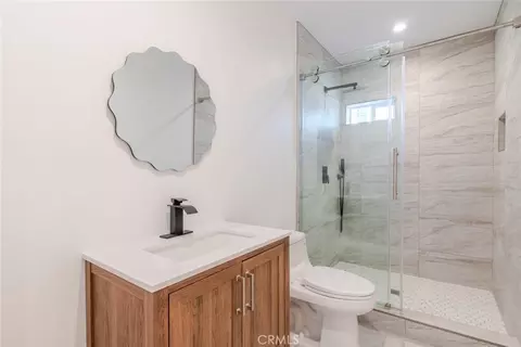 Bath - 6837 Yolanda Ave, Reseda, CA 91335 photo 10 of 11